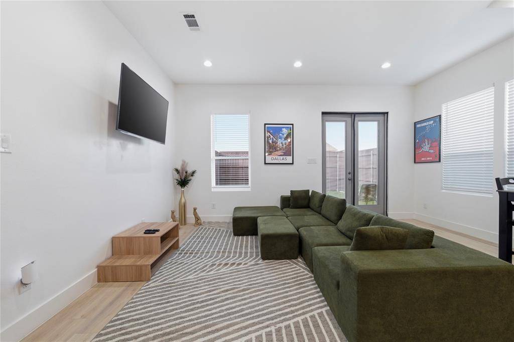 2404 Merlin Street, Dallas, TX 75215