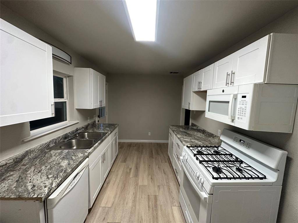 2908 Binyon Street, Fort Worth, TX 76133