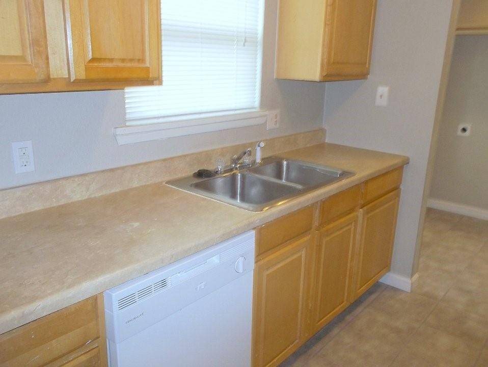 1502 Cardinal Drive, Ennis, TX 75119