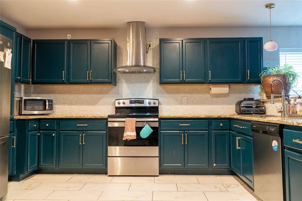 1444 E Richmond Avenue, Fort Worth, TX 76104