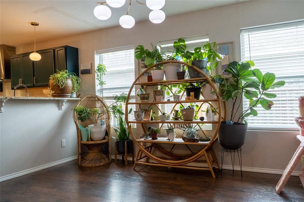 1444 E Richmond Avenue, Fort Worth, TX 76104