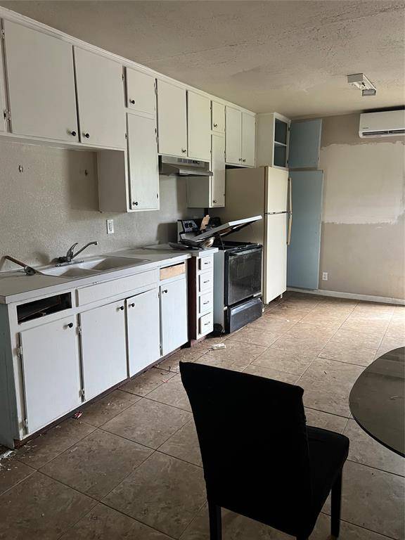 5409 Houghton Avenue, Fort Worth, TX 76107