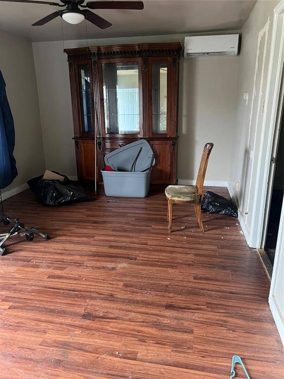 5409 Houghton Avenue, Fort Worth, TX 76107