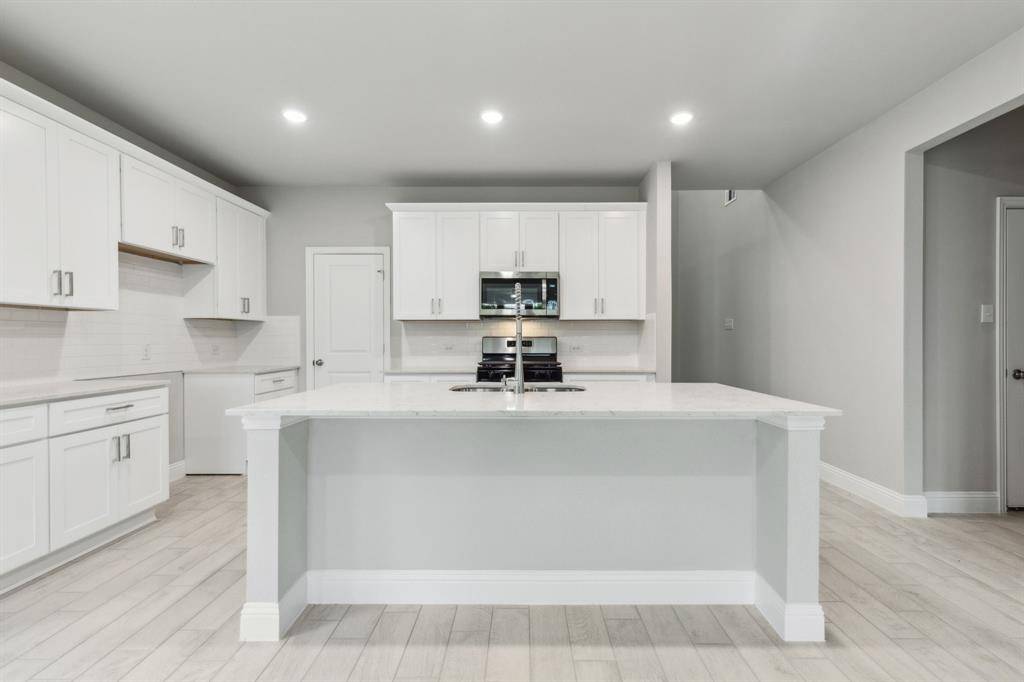 527 Cayman Cove, Seagoville, TX 75159