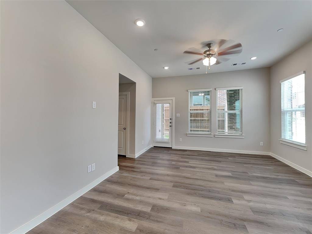 1029 Fallgate Drive, Saginaw, TX 76179