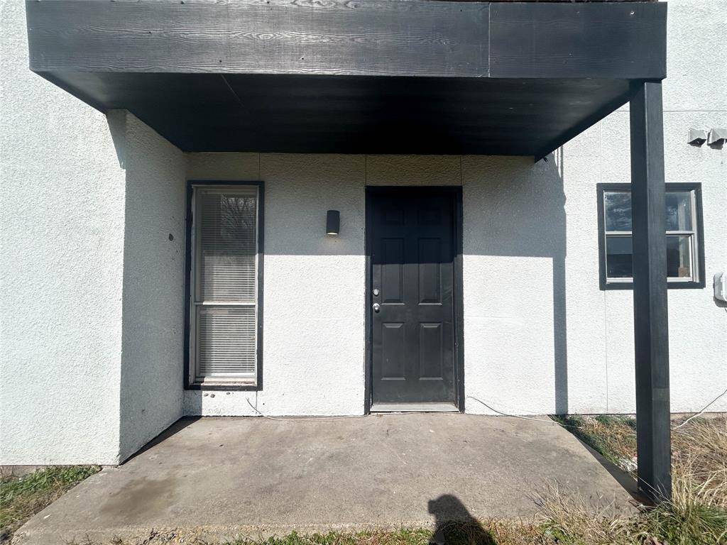1401 Old Bardwell Road #B, Ennis, TX 75119