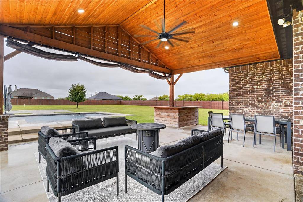 10917 Chriswood Drive, Crowley, TX 76036