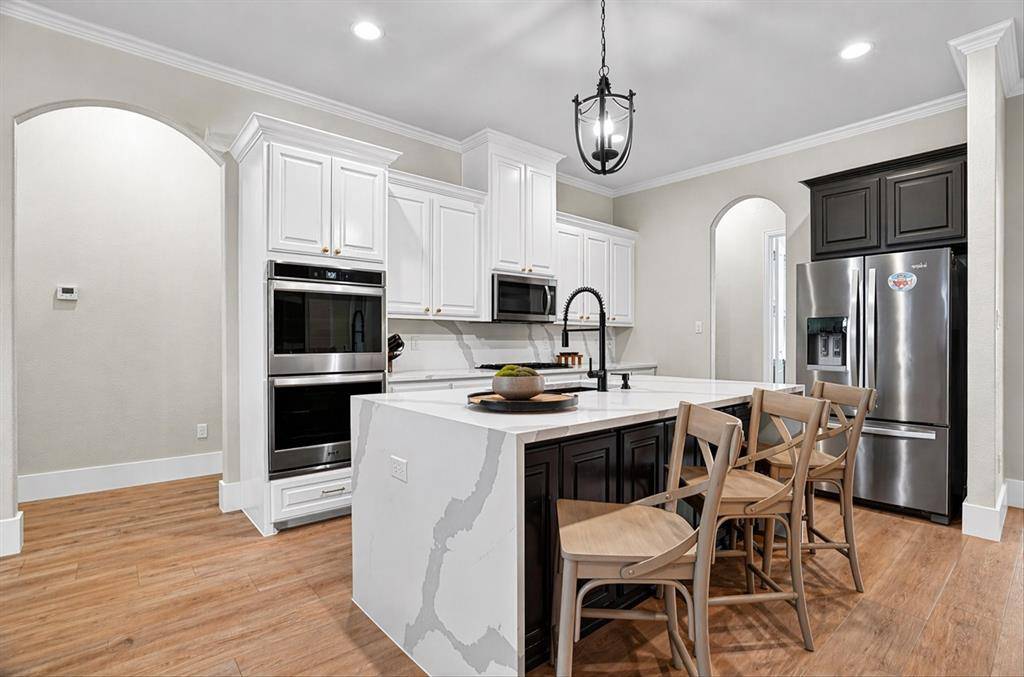 10917 Chriswood Drive, Crowley, TX 76036