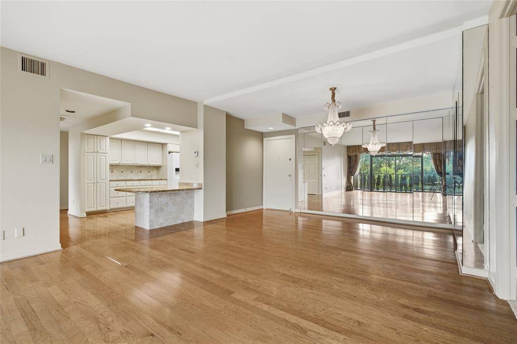 5200 Keller Springs Road #310, Dallas, TX 75248