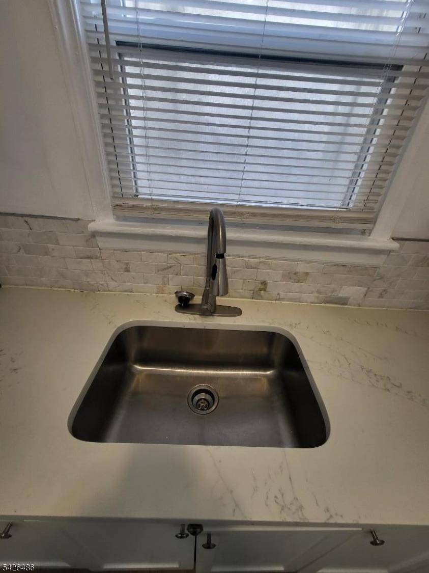 111 Pine St, Elizabeth City, NJ 07206
