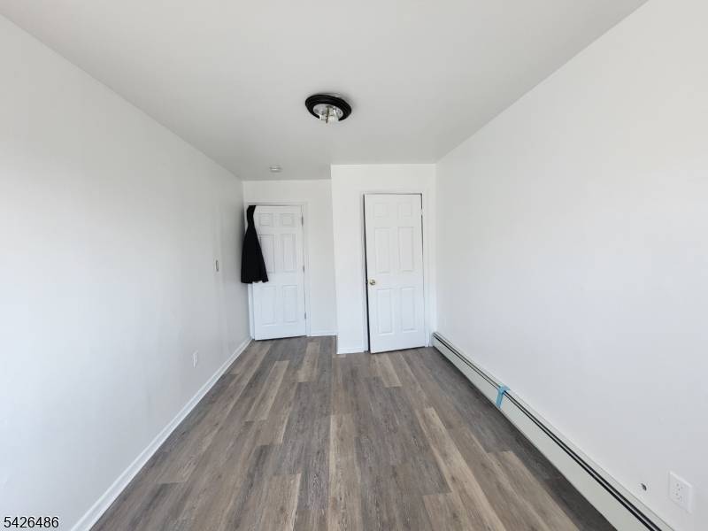 111 Pine St, Elizabeth City, NJ 07206