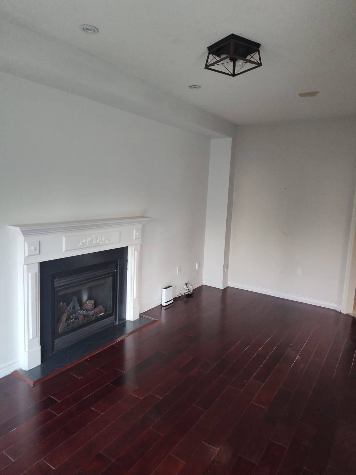 15 Surrey DR, Barrie, ON L4M 0C5