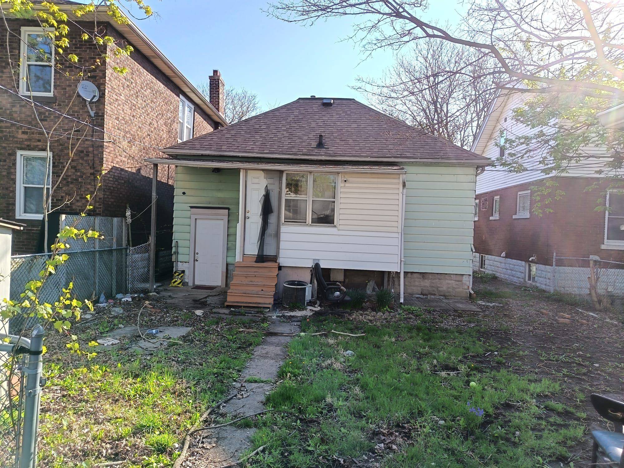 739 Campbell AVE, Windsor, ON N9B 2H6