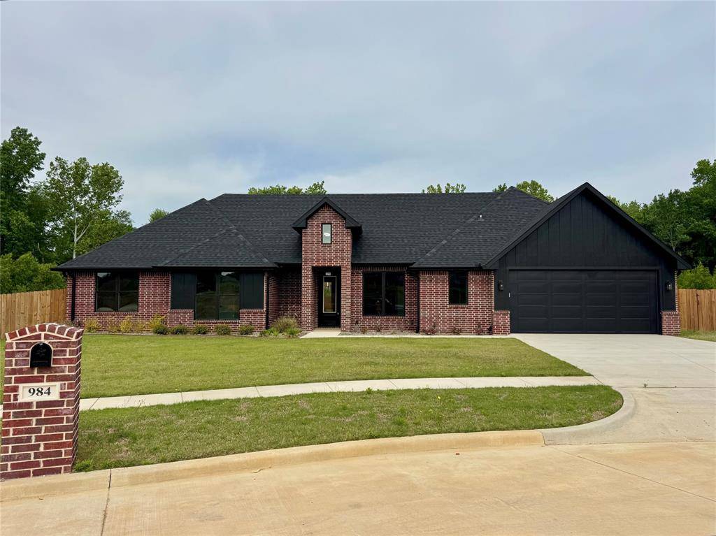 984 Mallard Drive, Lindale, TX 75771
