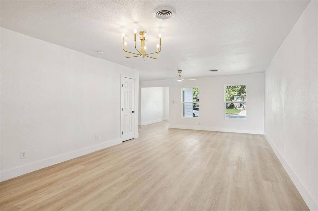 12226 Hoblitzelle Drive, Dallas, TX 75243