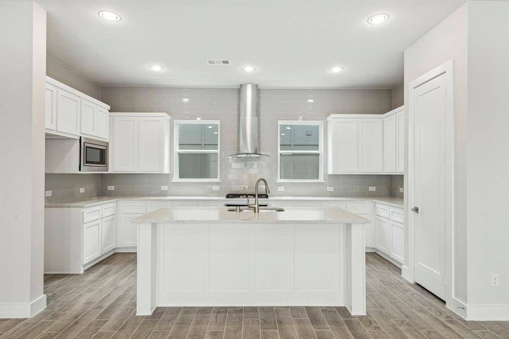 2468 Carmelita Street, Dallas, TX 75212