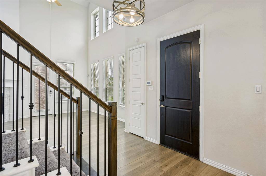 744 Patriot Lane, Irving, TX 75060