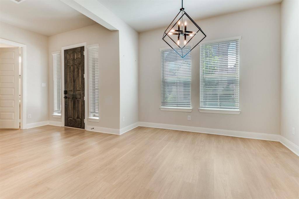 704 YELLOW WARBLER Way, Arlington, TX 76005