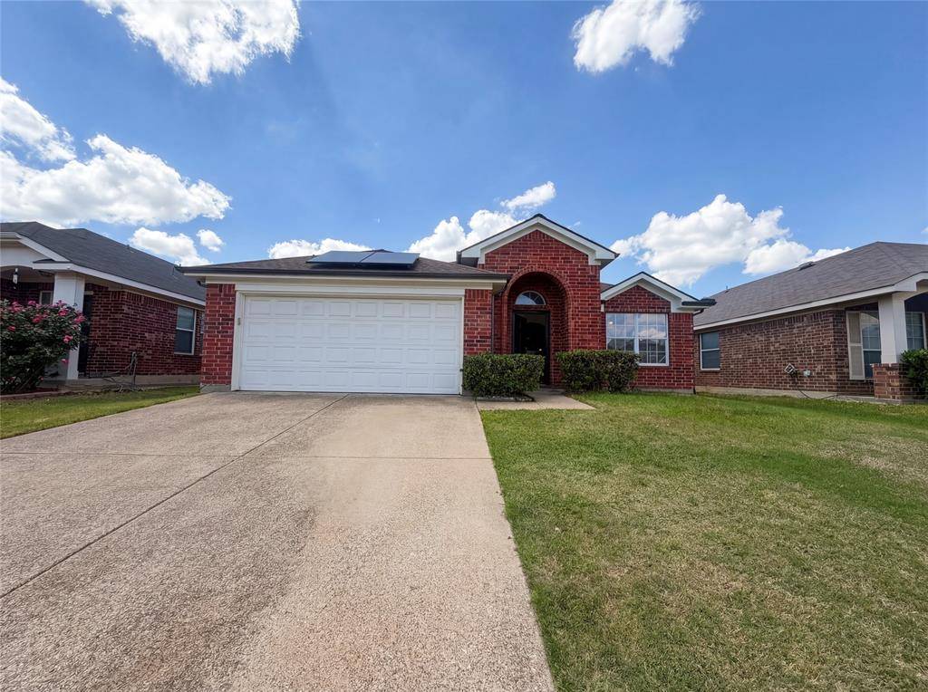 2563 Taos Drive, Grand Prairie, TX 75051