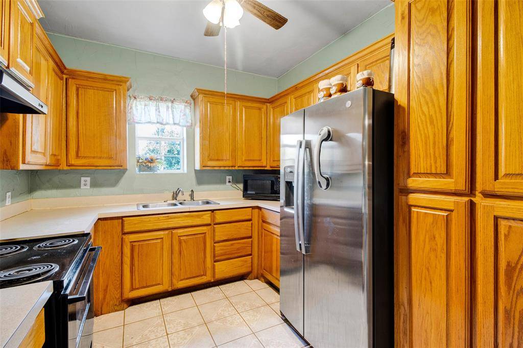 3083 Business Highway 377, Whitesboro, TX 76273