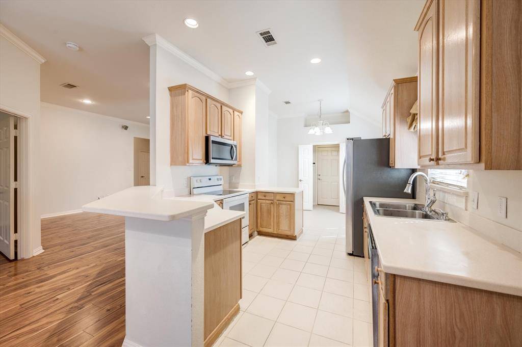 1224 Orchard Breeze, Bedford, TX 76021