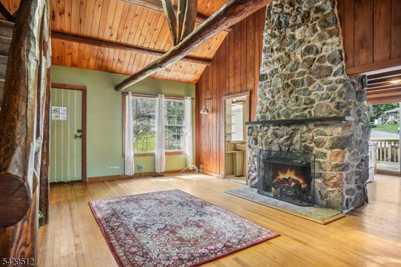 6 West Cir, Ringwood Boro, NJ 07456