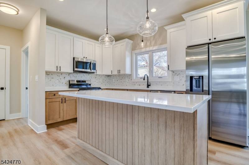 3 Lyons St, South River Boro, NJ 08882