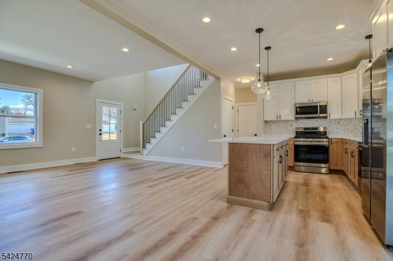 3 Lyons St, South River Boro, NJ 08882