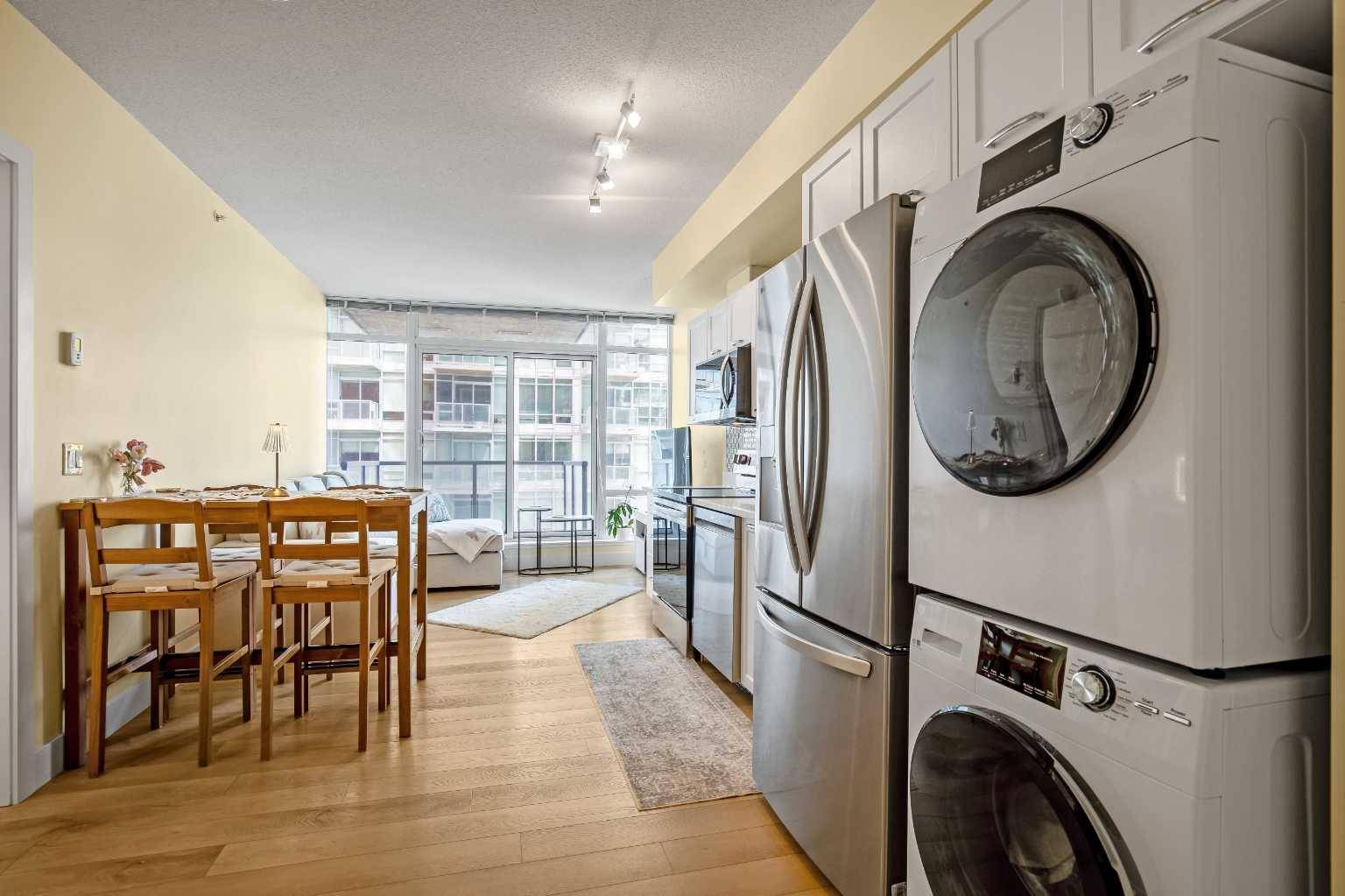 3830 Brentwood RD NW #402, Calgary, AB T2L 2T9