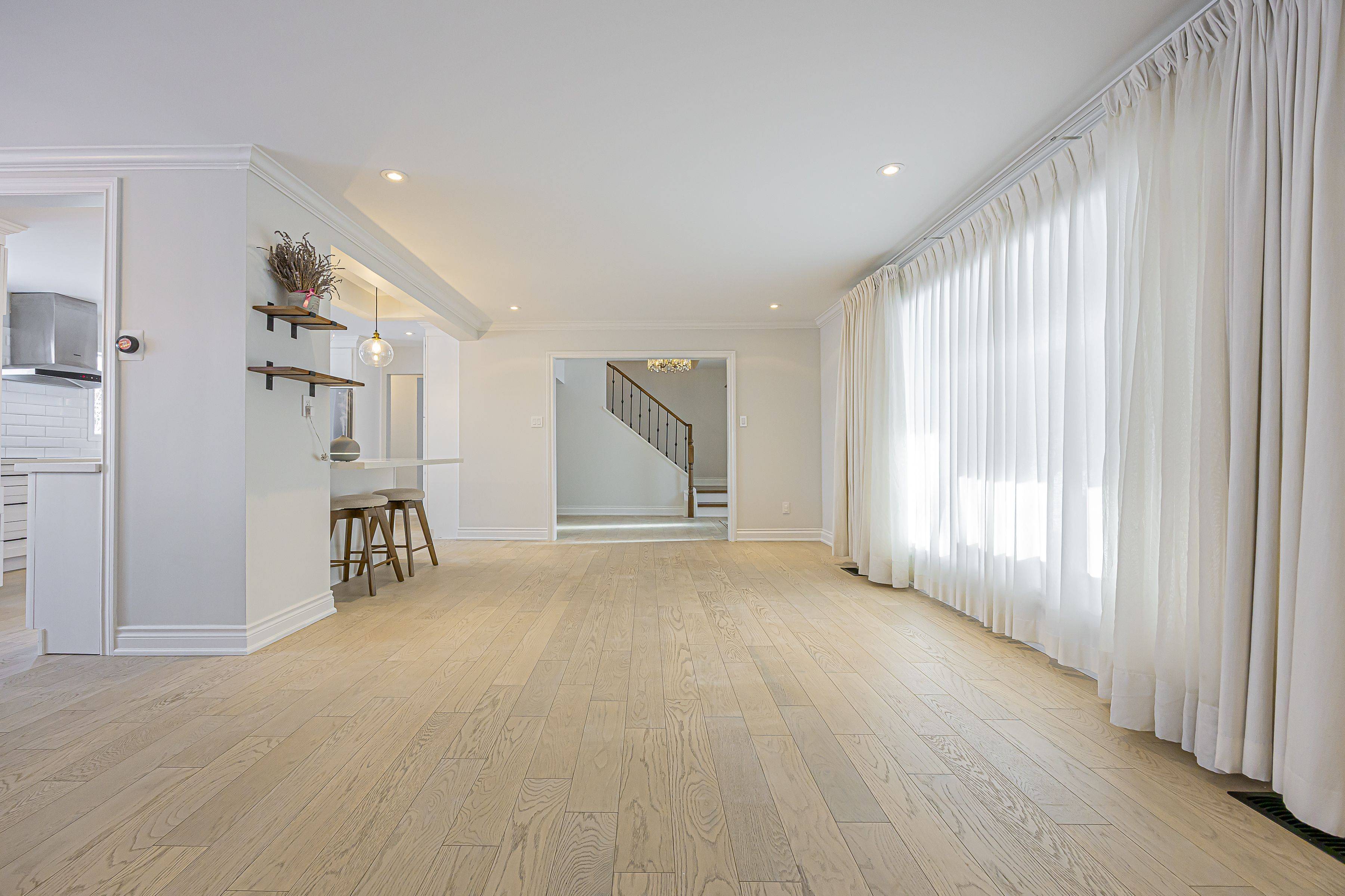 18 Deerpath RD, Toronto C13, ON M3A 1R5