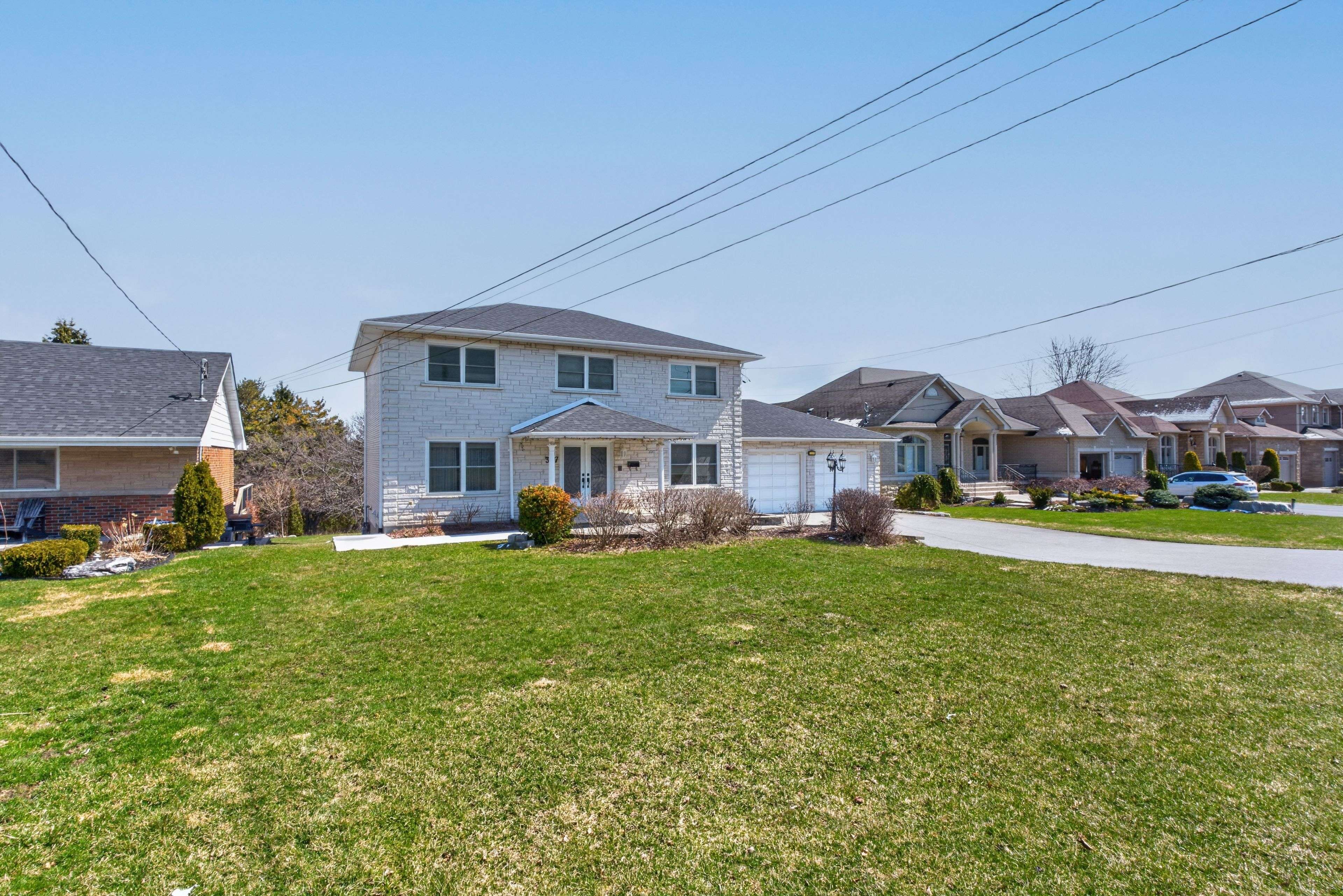 357 Powell RD, Whitby, ON L1N 2H5
