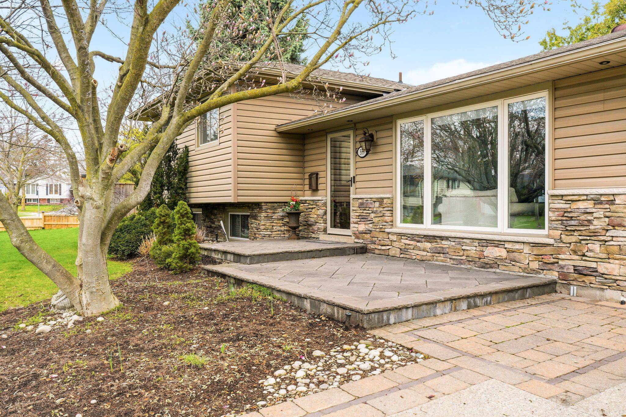 559 Rexway CT, Burlington, ON L7N 3B6