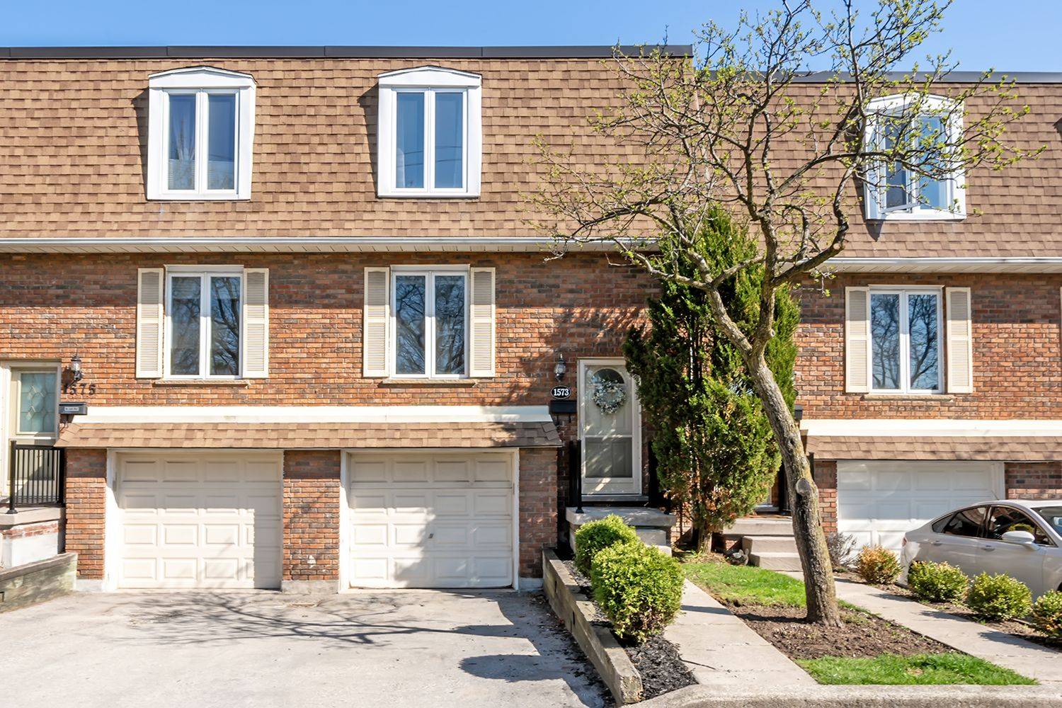 1573 Westminster PL, Burlington, ON L7P 2B4
