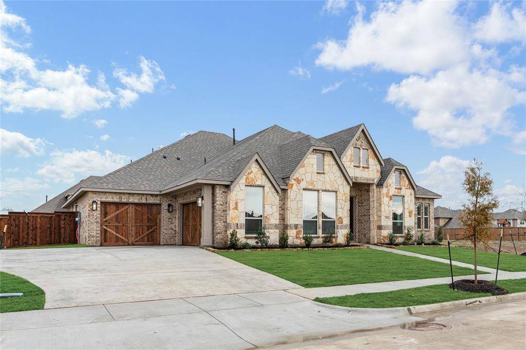 2504 Lakeway Lane, Mansfield, TX 76084
