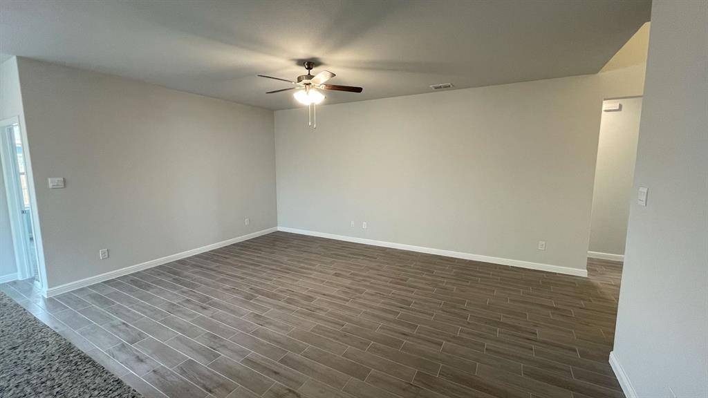 9745 MCCLANE FARM Drive, Fort Worth, TX 76036