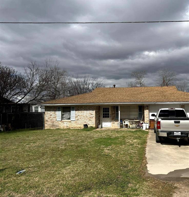 106 N 7th Street E, Dawson, TX 76639