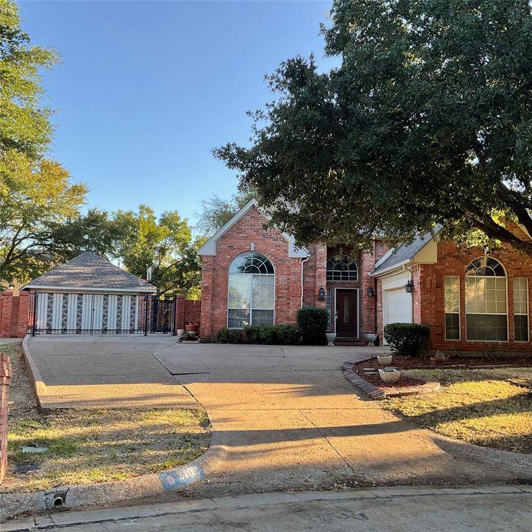 2102 Hunter Place Lane, Arlington, TX 76006