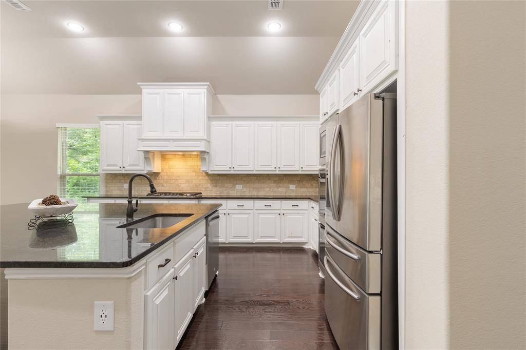 5876 Austin Waters, The Colony, TX 75056