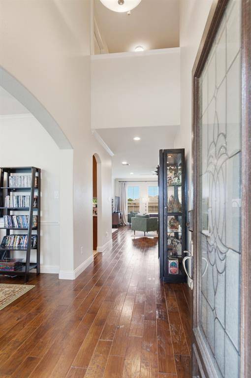 5801 Valley Haven Way, Fort Worth, TX 76244