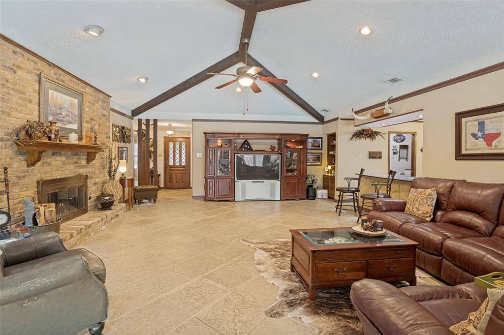 1901 Anna Drive, Irving, TX 75061