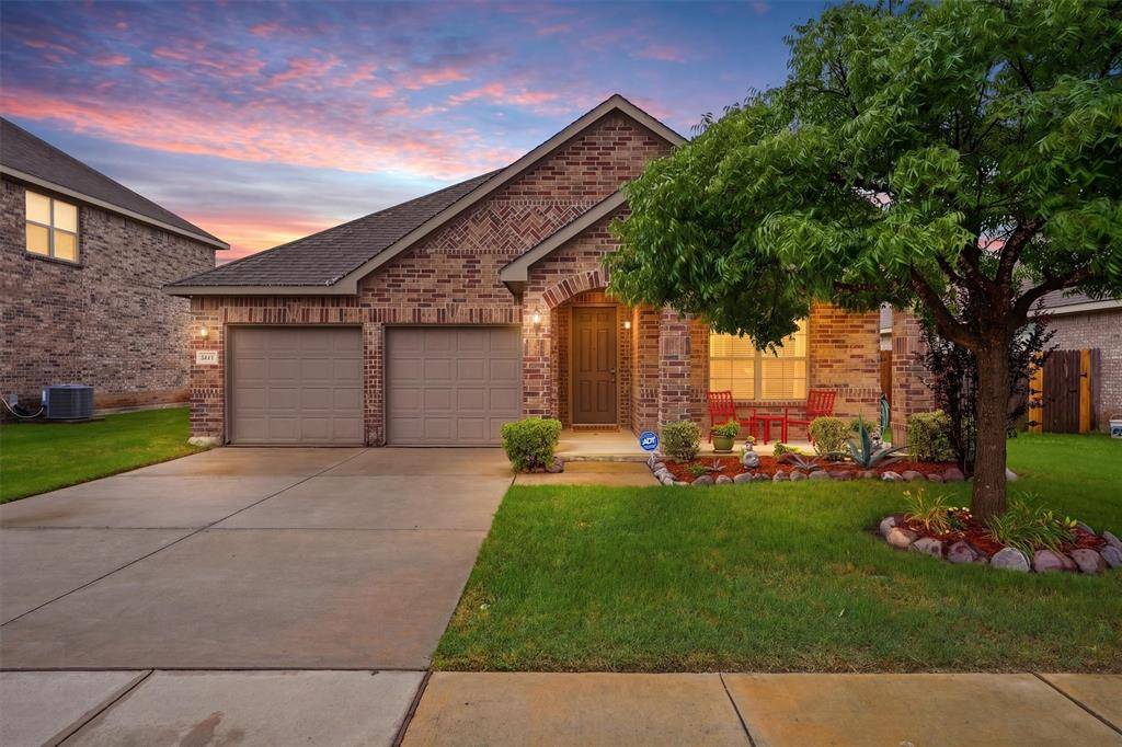 4241 Glen Abbey Drive, Fort Worth, TX 76036
