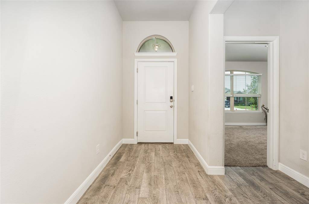 5267 Mountain View Drive, Krum, TX 76249