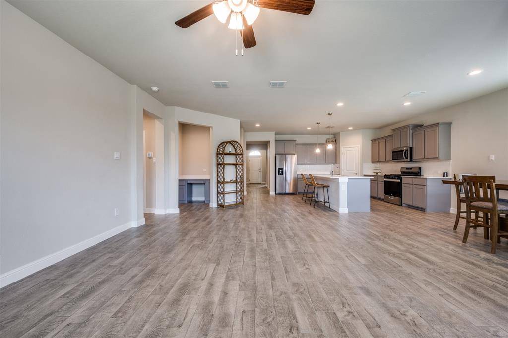 5267 Mountain View Drive, Krum, TX 76249