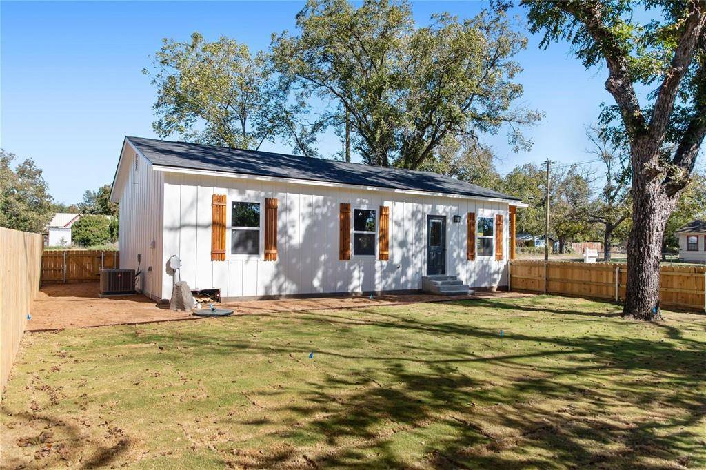 200 Main Street, Blanket, TX 76432