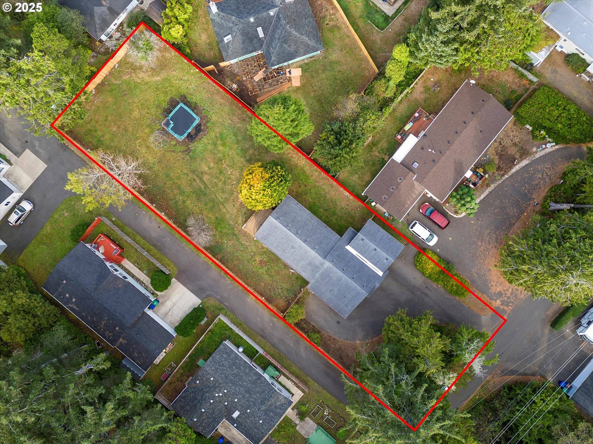 665 SE INDIAN TRAIL AVE, Depoe Bay, OR 97341