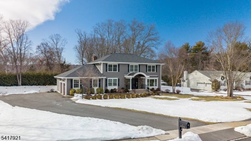 1 Radcliffe Dr, Roxbury Twp., NJ 07876
