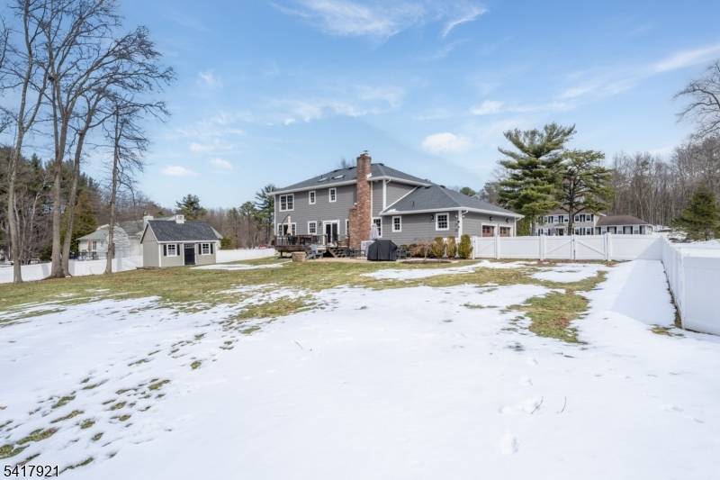 1 Radcliffe Dr, Roxbury Twp., NJ 07876