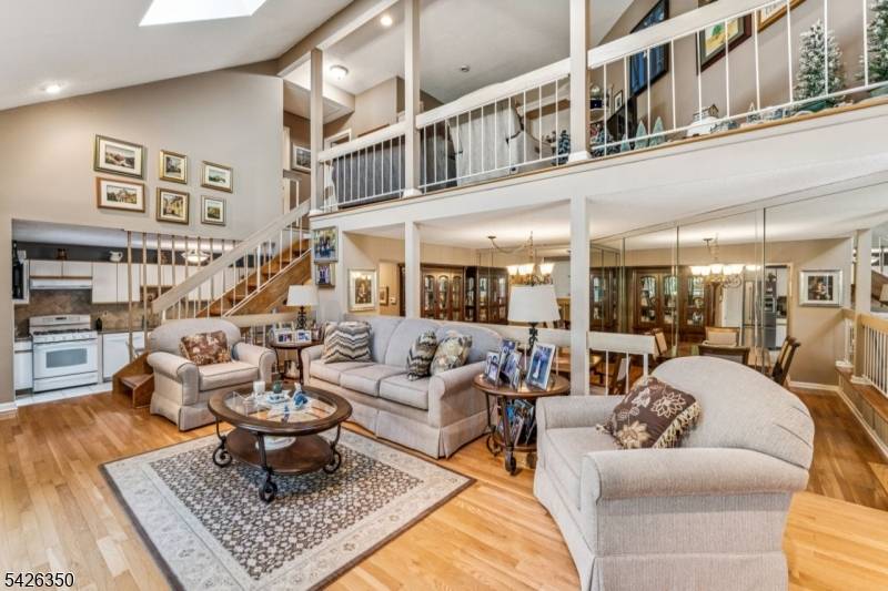 75 Linda Ln, Edison Twp., NJ 08820