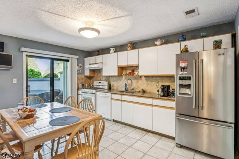 75 Linda Ln, Edison Twp., NJ 08820