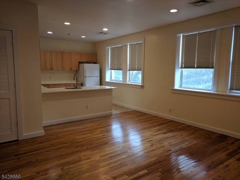 385 George St #2B, New Brunswick City, NJ 08901